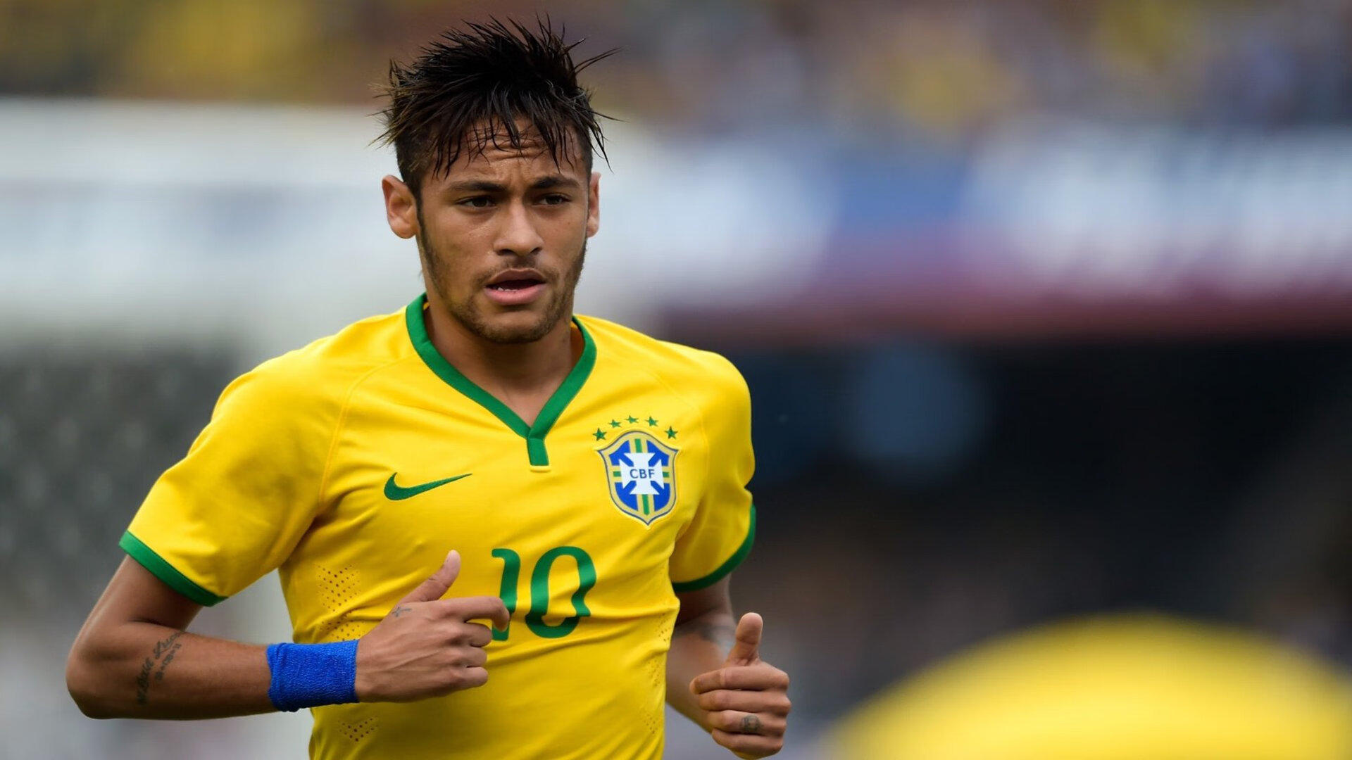 开云注册-F1圣保罗大奖赛火热开启，维斯塔潘卫冕冲击，勒克莱尔双喜临门迎冠战